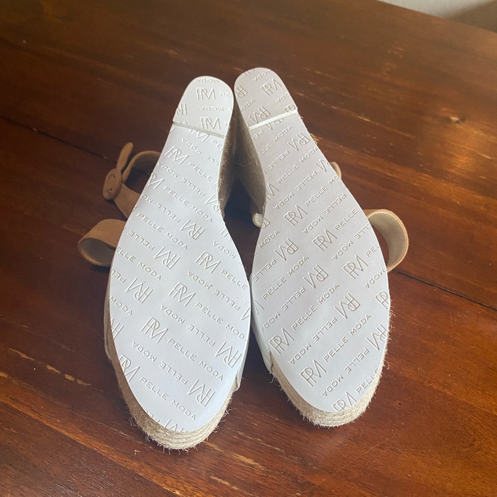 Pelle Moda Ridley Wedge - Picture 6 of 10